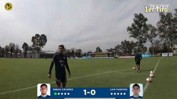 Sebastián Cáceres vs Luis Fuentes crossbar challenge